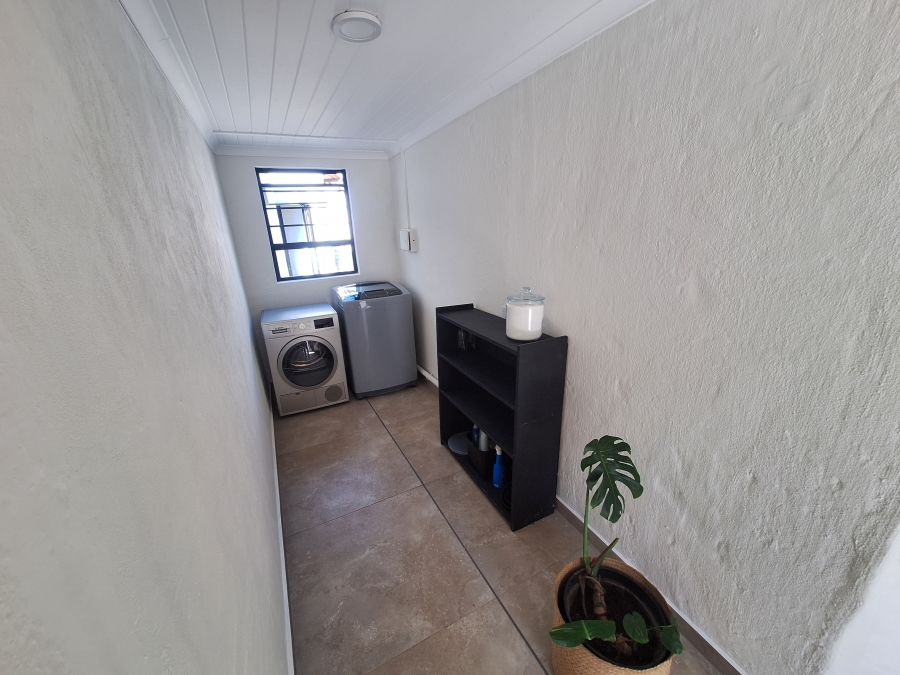 4 Bedroom Property for Sale in Wavecrest Eastern Cape